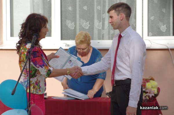 81 абитуриенти изпрати днес Механото