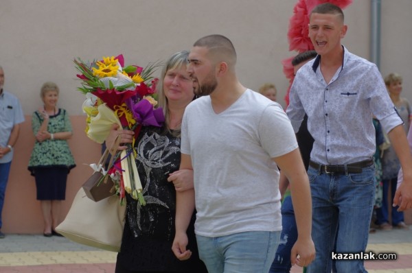 81 абитуриенти изпрати днес Механото