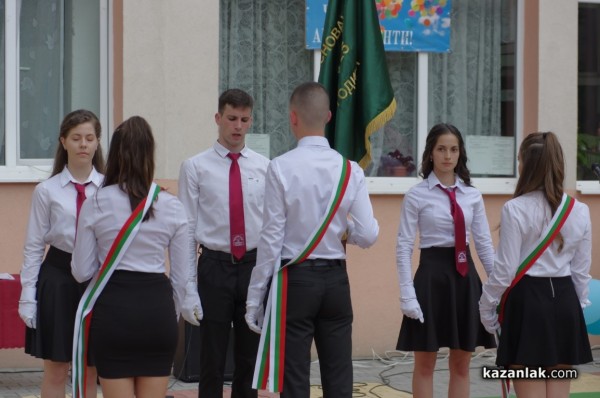 81 абитуриенти изпрати днес Механото