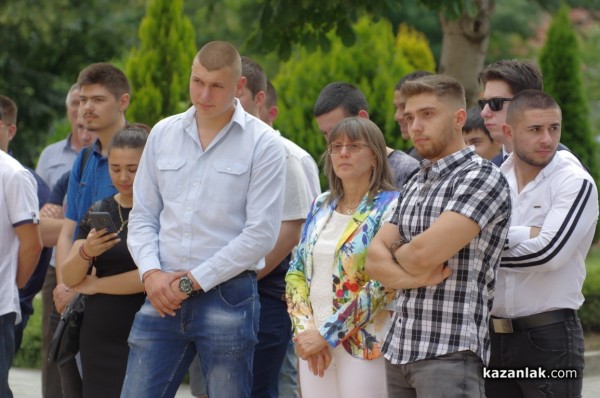 81 абитуриенти изпрати днес Механото