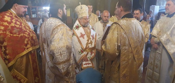 На Еньовден митрополит Киприан отслужи литургия в Казанлък