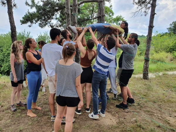 Чуждестранни доброволци пристигнаха в Казанлък да участват в Еко фестивал