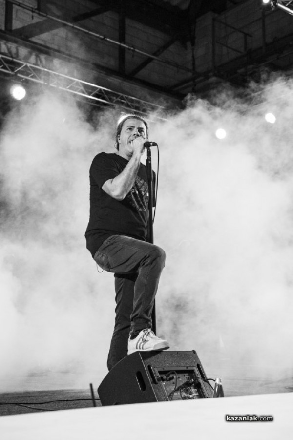 Публиката в амфитеатър “Дамасцена“ изкара БТР на бис