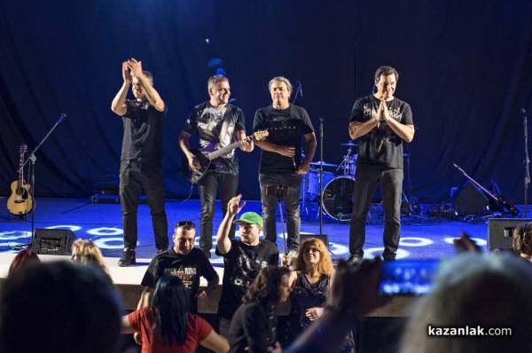 Публиката в амфитеатър “Дамасцена“ изкара БТР на бис