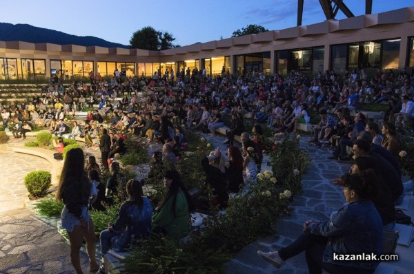 Публиката в амфитеатър “Дамасцена“ изкара БТР на бис