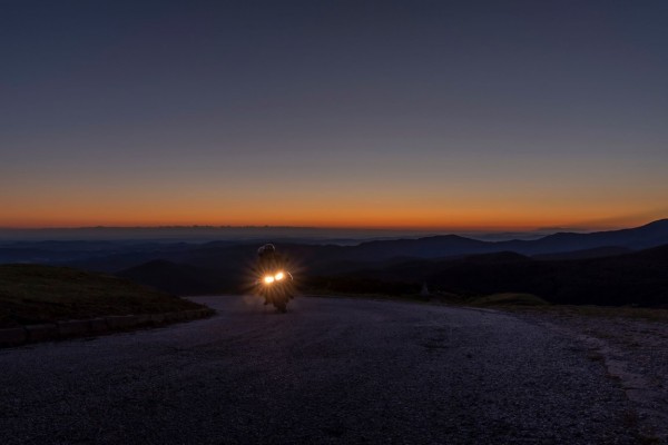 Фотографи от севера и юга посрещнаха Джулая на Паметника на свободата
