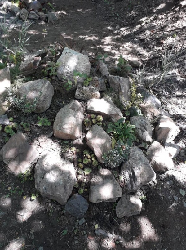 Шипченци изградиха кът за отдих с чешма със собствени средства