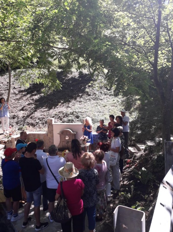 Шипченци изградиха кът за отдих с чешма със собствени средства