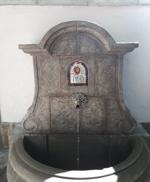 Шипченци изградиха кът за отдих с чешма със собствени средства