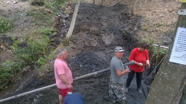 Шипченци изградиха кът за отдих с чешма със собствени средства