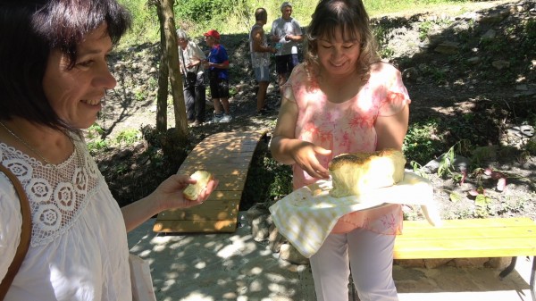 Шипченци изградиха кът за отдих с чешма със собствени средства