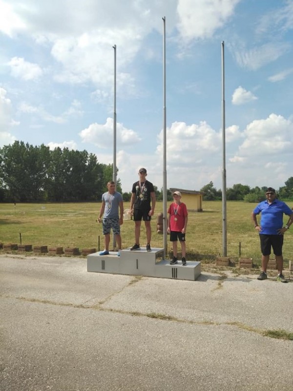 Поредни успехи за казанлъшките стрелци