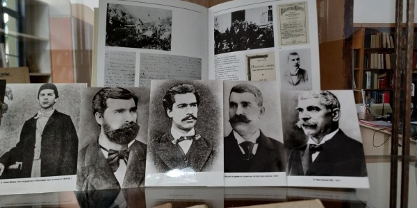 Библиотека “Искра“ с изложба за 170-годишнина на Иван Вазов