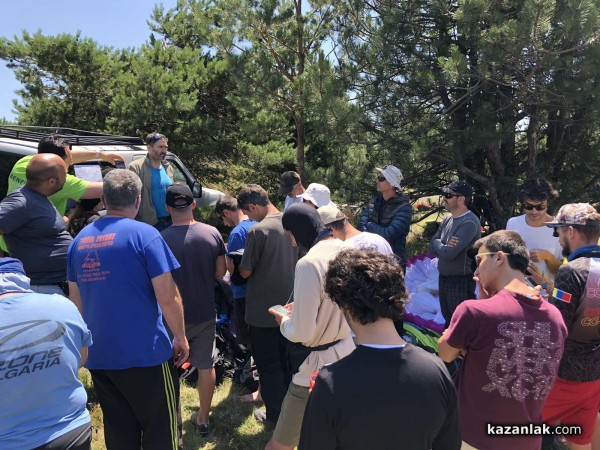 В първия ден от Държавното първенство Казанлък събра елита на парапланеризма