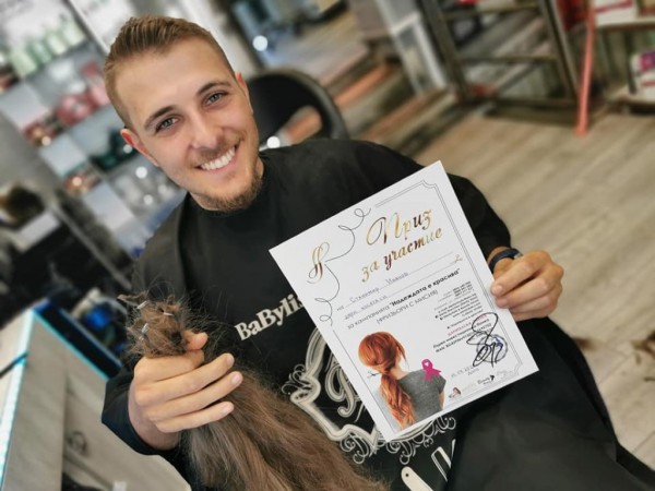 Поредният дарител седна на фризьорския стол на Стенли 