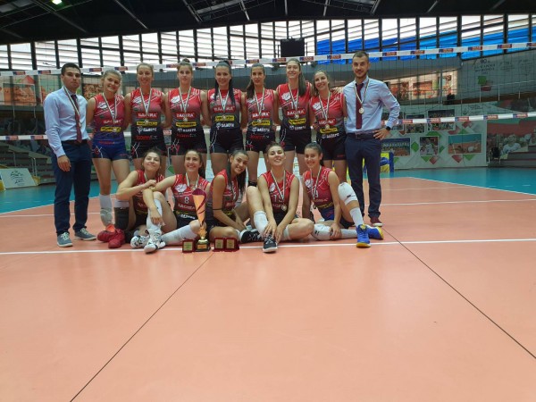 Честито! Шампионки! Златните момичета на Казанлък!