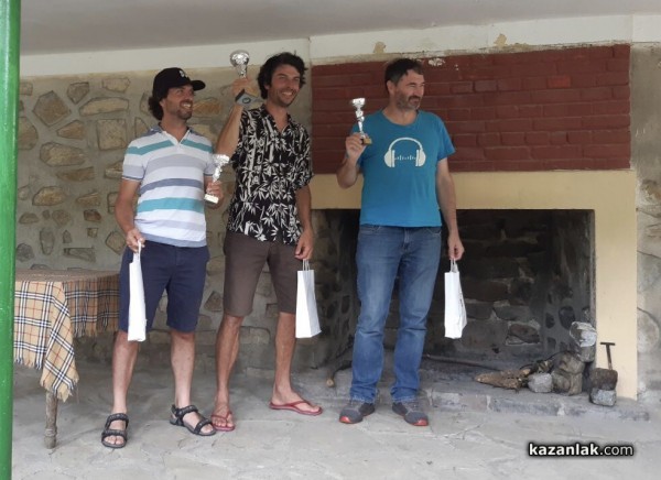 Ясен Савов грабна купата от националното по парапланеризъм в Казанлък