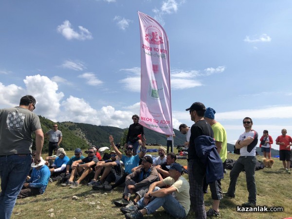 Ясен Савов грабна купата от националното по парапланеризъм в Казанлък