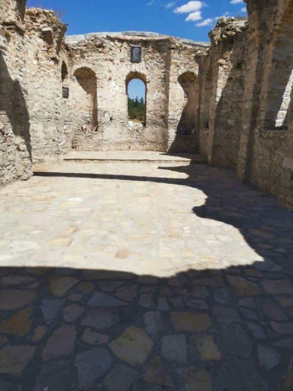 Митрополит Киприан ще служи в Потопената църква на яз. Жребчево