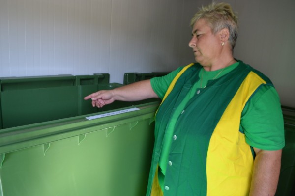 Мобилен център за разделно събиране на отпадъци заработи в Казанлък