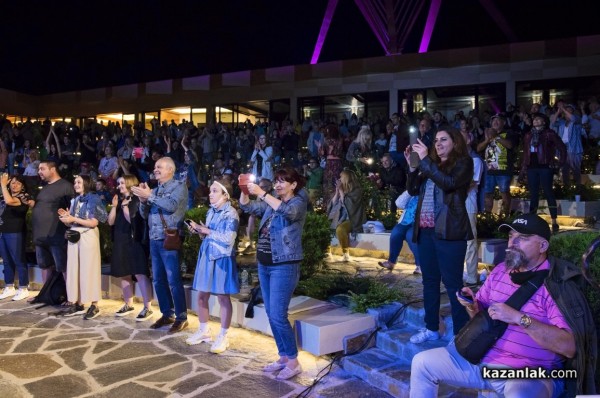 “Времето ще лети, а ние ще го следим“ в петък вечер в амфитеатър Дамасцена