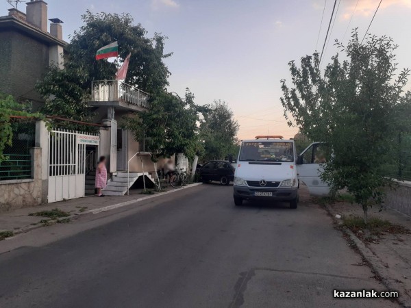 Подпийнал шофьор помете колело и се заби в гаражна врата