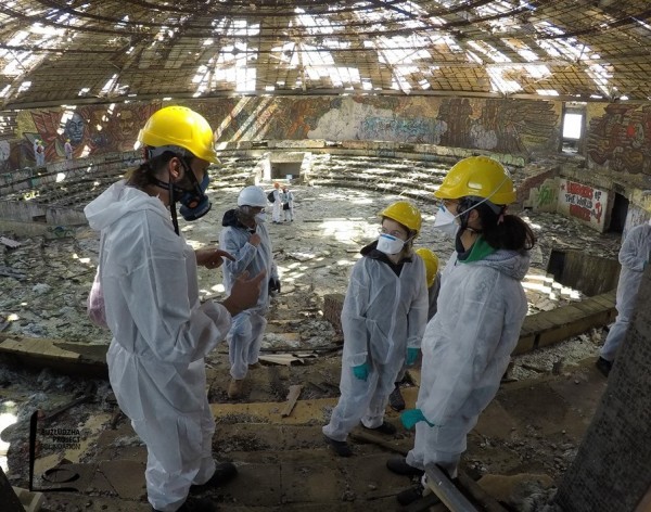 Над 150 касетки с парченца от мозайките на Бузлуджа събраха специалисти