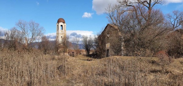 Освещават новата църква в с. Виден, носеща името на потопената в яз. Копринка