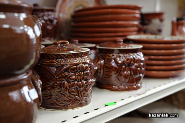 Вече 1 година „Всичко за Дома“ радва казанлъчани