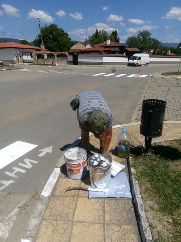 Ремонти кипят в китното селце Голямо Дряново