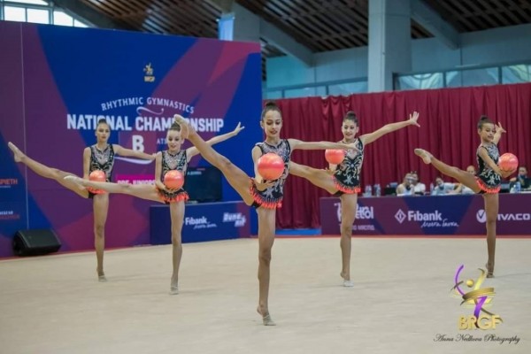 Казанлък си има държавни шампионки в художествената гимнастика