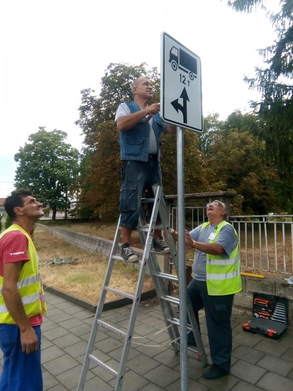 Ремонти кипят в китното селце Голямо Дряново