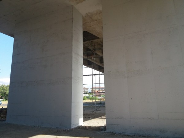 Вече подмениха с нови половината лагери по надлез “Катекс”. Работата продължава