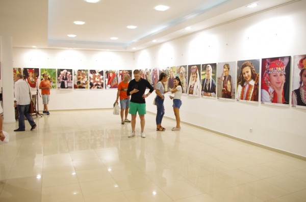 Заповядайте на фотографската изложба “Различната България“