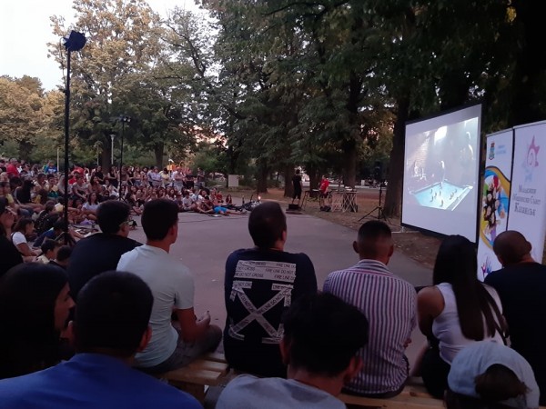 Големият интерес за филма „Доза щастие“ напълни Розариума