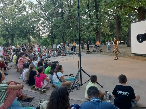 Големият интерес за филма „Доза щастие“ напълни Розариума