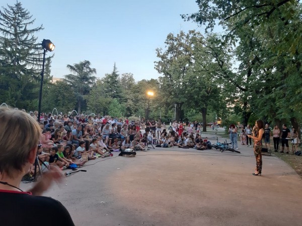 Големият интерес за филма „Доза щастие“ напълни Розариума