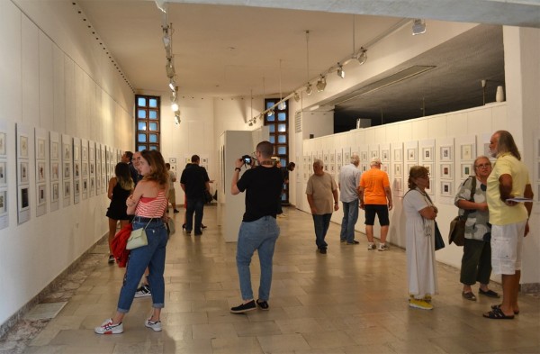 Художници от пет континента участваха в изложбата  „Минипринт”