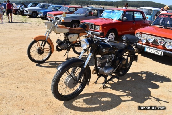 Ретро красавици събираха погледите на яз. Копринка днес