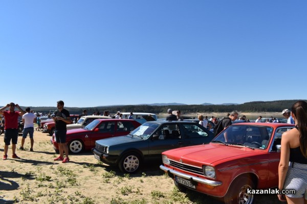 Ретро красавици събираха погледите на яз. Копринка днес