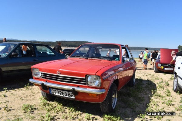 Ретро красавици събираха погледите на яз. Копринка днес