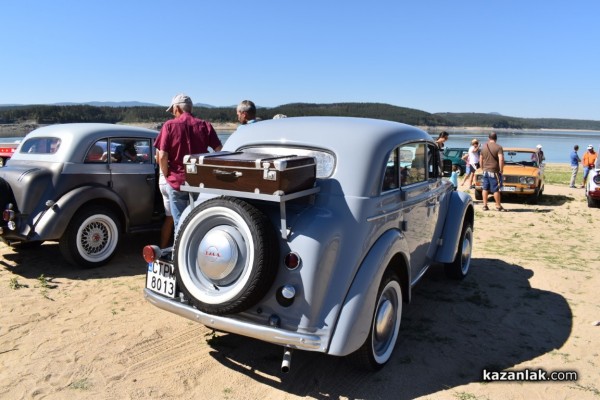 Ретро красавици събираха погледите на яз. Копринка днес