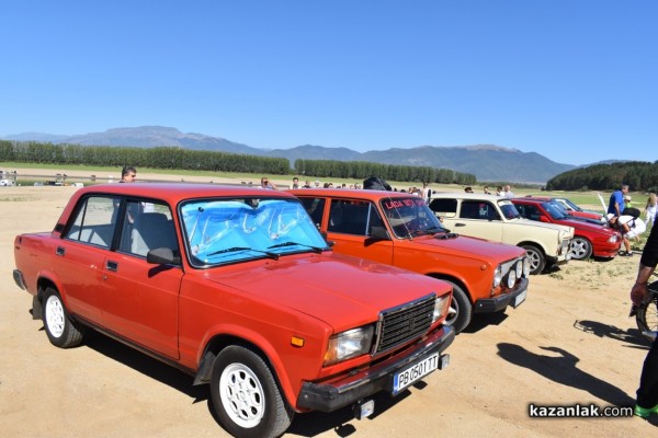 Ретро красавици събираха погледите на яз. Копринка днес