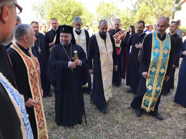 Митрополит Киприан отслужи празничен молебен в Потопената църква на с.Виден