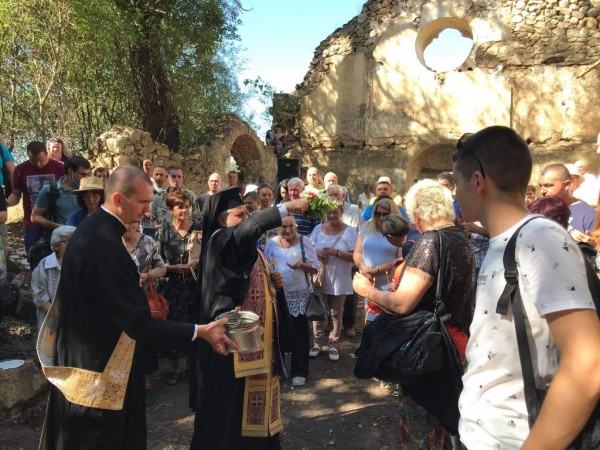 Митрополит Киприан отслужи празничен молебен в Потопената църква на с.Виден