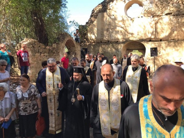 Митрополит Киприан отслужи празничен молебен в Потопената църква на с.Виден