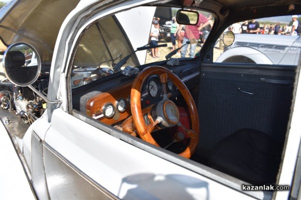 Ретро красавици събираха погледите на яз. Копринка днес