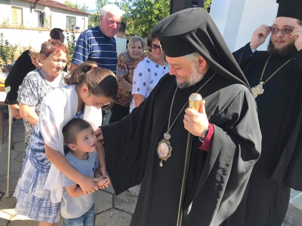Митрополит Киприан освети храм “Св. Атанасий“ в село Виден