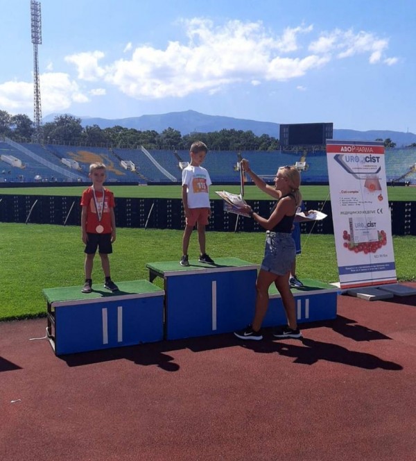 Казанлъшките лекоатлети отново сред най-добрите от над 400 спортисти