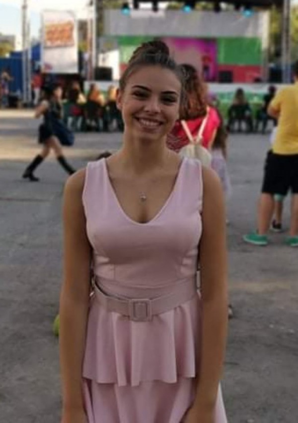 Елена Николаева обра наградите в Приморско с песен на Адел